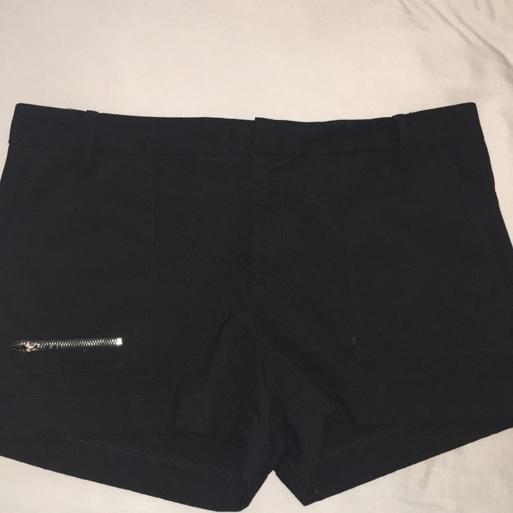 Black Zara shorts with pockets. Good condition.